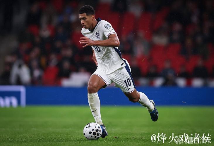 世体:罗杰斯已成明星球员,他将与贝林竞争英格兰队的位置 世体:罗杰斯已成明星球员,他将与贝林竞争英格兰队的位置